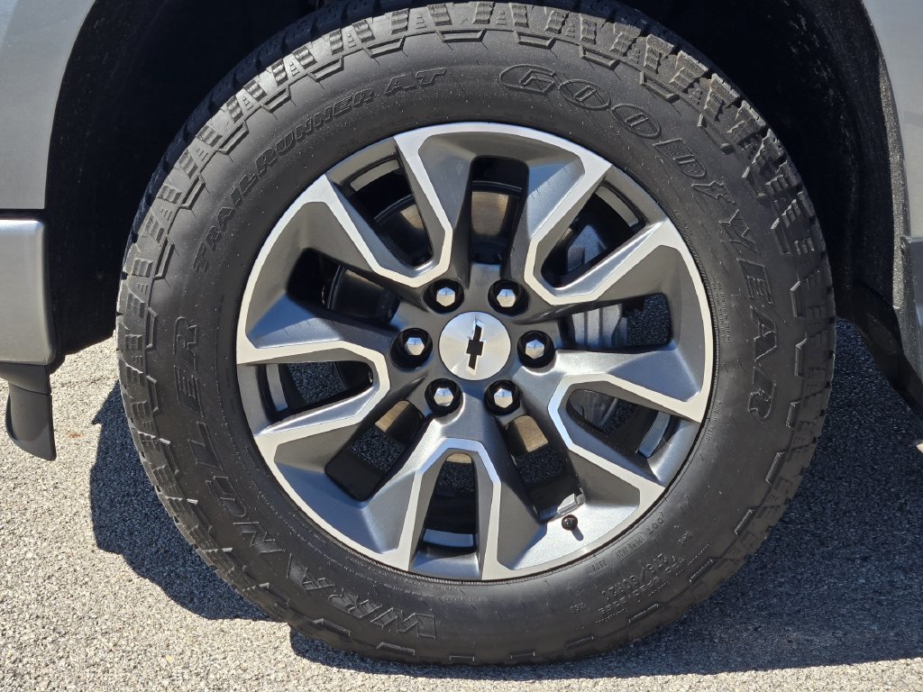 Used 2023 Chevrolet Silverado 1500 RST w/ Protection Package AWD/4WD image 12