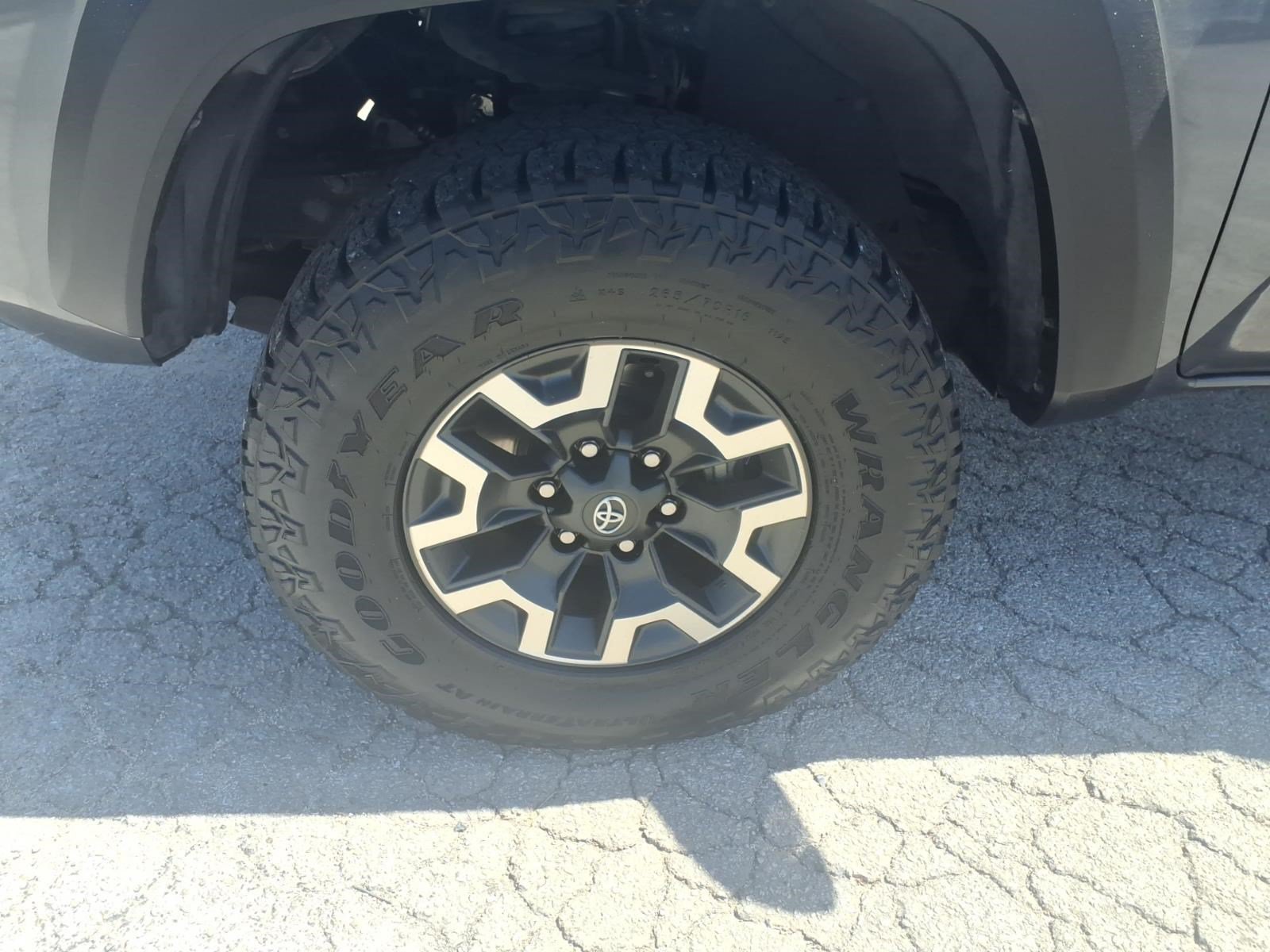 Used 2021 Toyota Tacoma TRD Off-Road AWD/4WD image 12