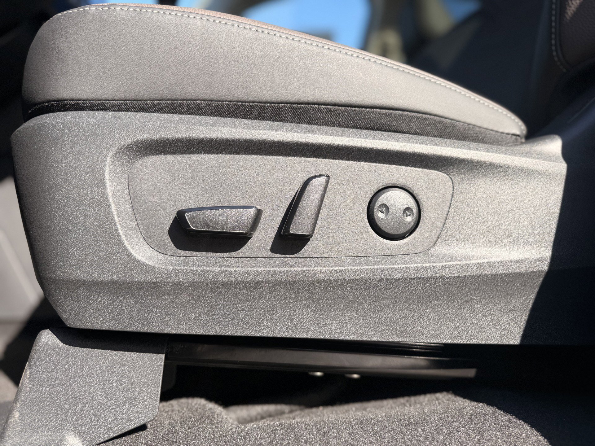 New 2025 Nissan Pathfinder Platinum image 13