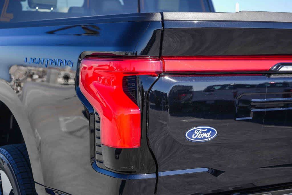 Used 2025 Ford F150 Lightning Platinum AWD/4WD image 9