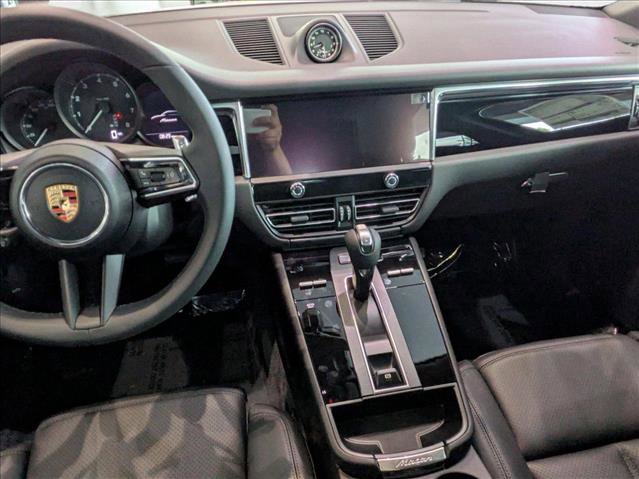 New 2025 Porsche Macan image 21