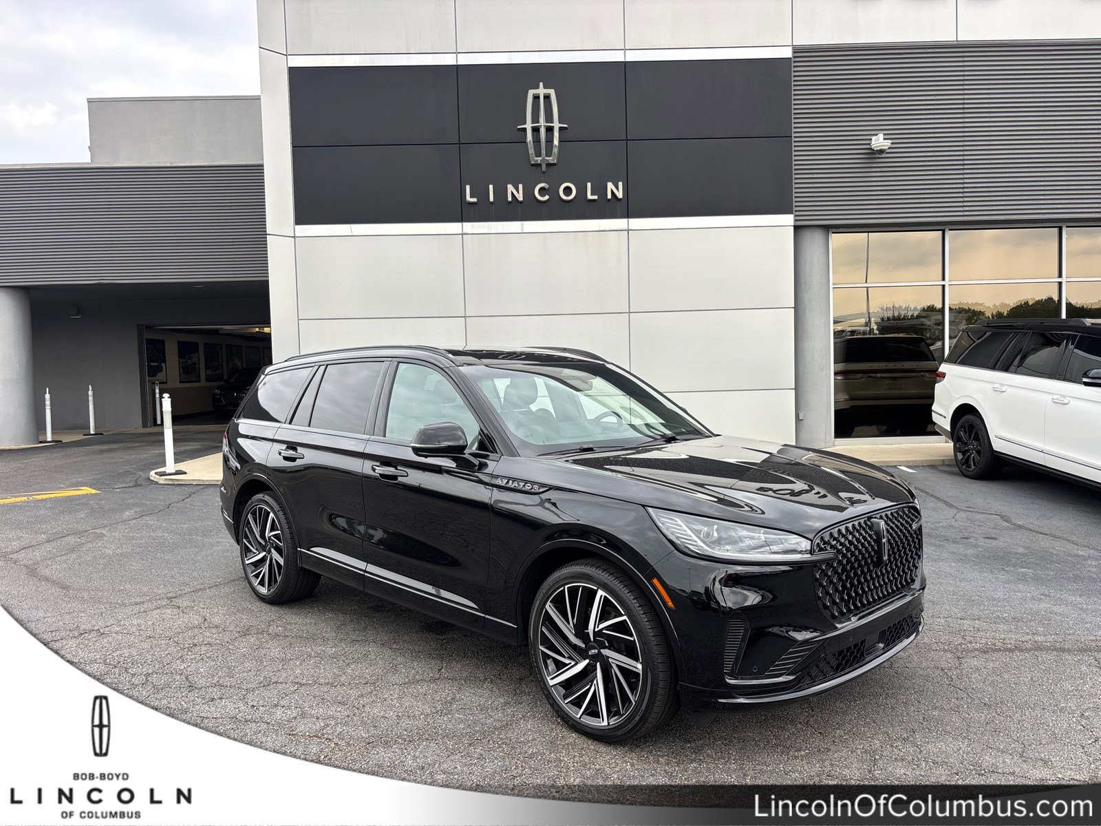 New 2025 Lincoln Aviator Black Label w/ Jet Appearance Package image 1