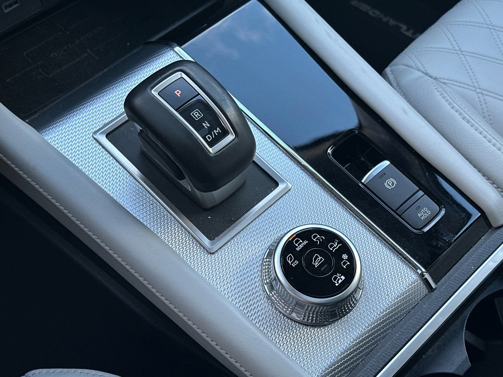 Used 2023 Mitsubishi Outlander AWD image 21