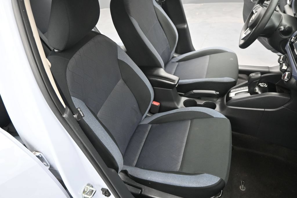 Used 2024 Nissan Versa SV FWD image 33