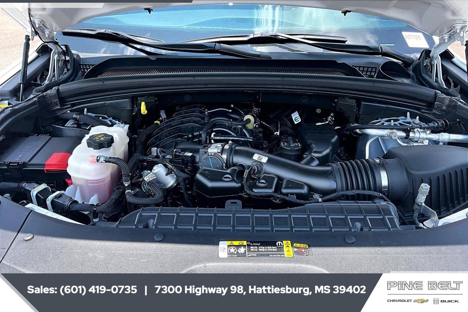 Used 2024 Jeep Grand Cherokee Laredo X RWD image 8