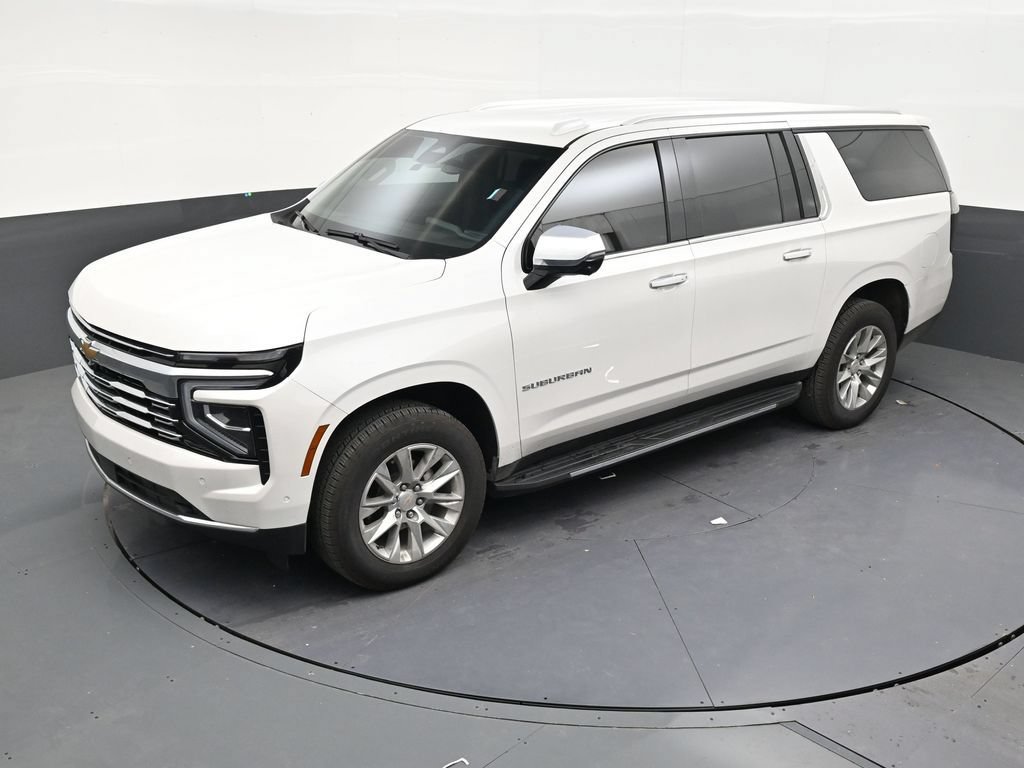 Used 2025 Chevrolet Suburban Premier RWD image 11
