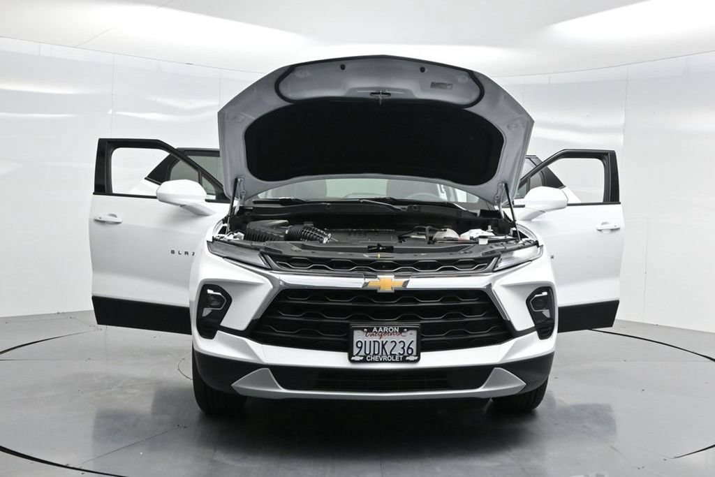 New 2025 Chevrolet Blazer LT w/ Convenience Package FWD image 52