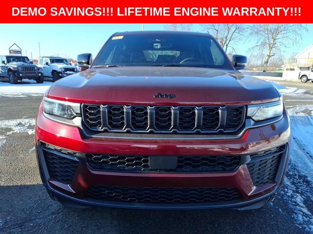 New 2026 Jeep Grand Cherokee Altitude AWD/4WD image 2