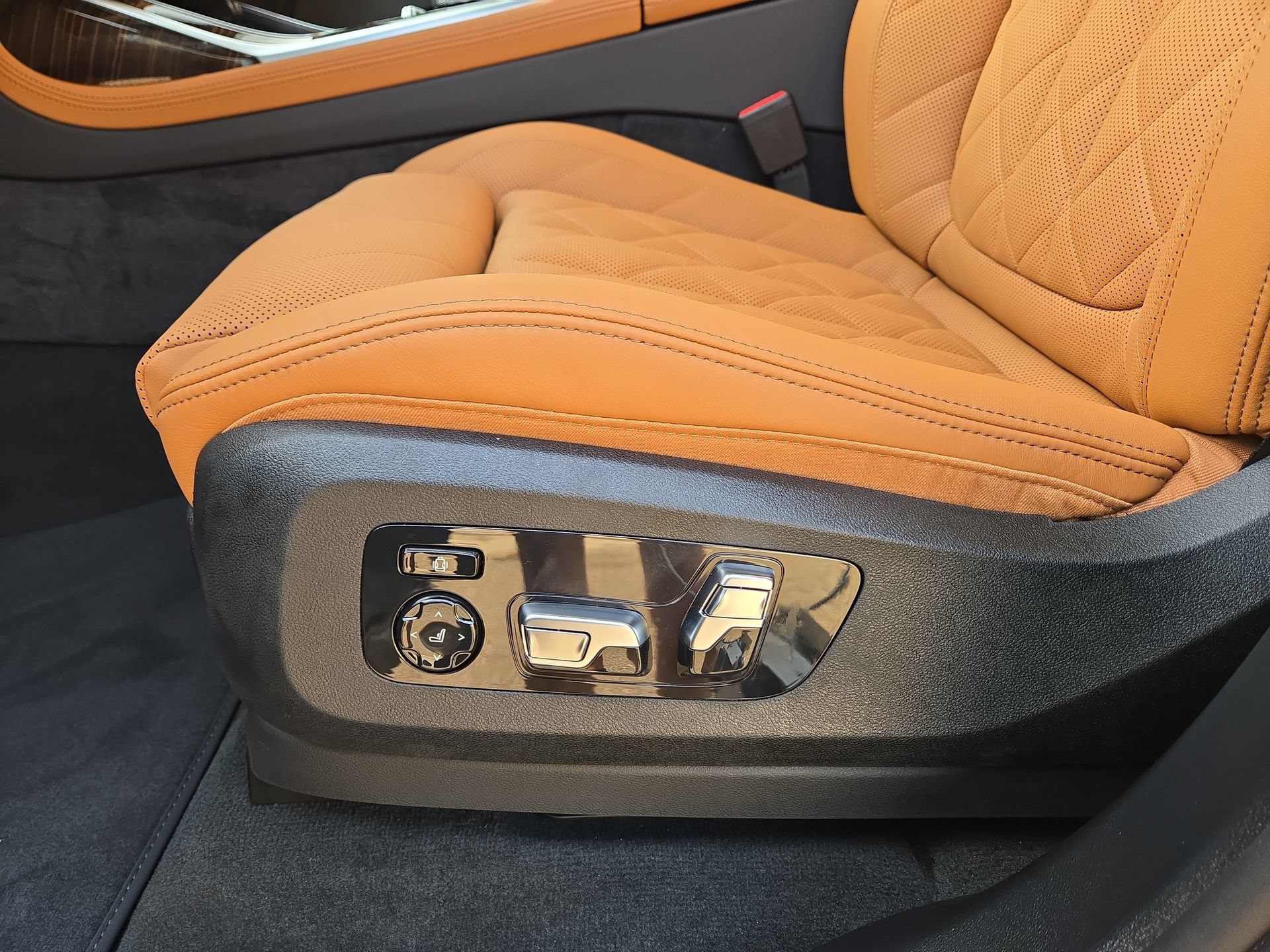 New 2027 BMW X7 xDrive40i w/ M Sport Package AWD/4WD image 17