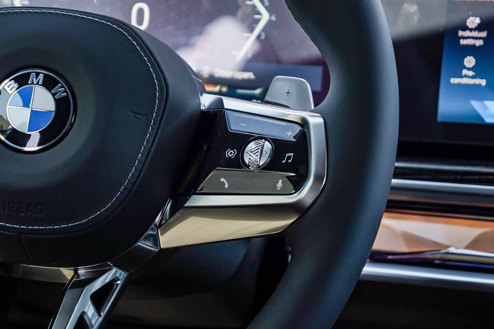 New 2026 BMW 740i image 17