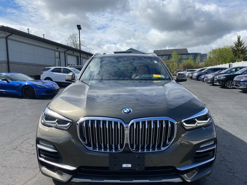 Used 2021 BMW X5 xDrive40i w/ Premium Package 2 AWD/4WD image 2