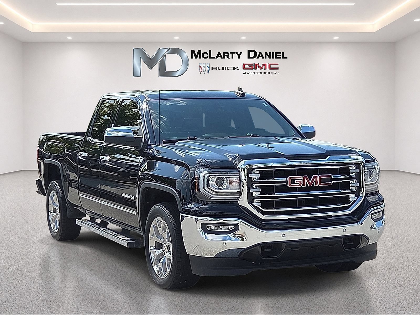 Used 2017 GMC Sierra 1500 SLT w/ SLT Premium Package