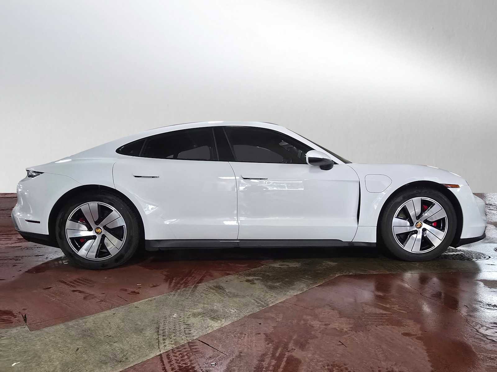 Used 2020 Porsche Taycan 4S image 2