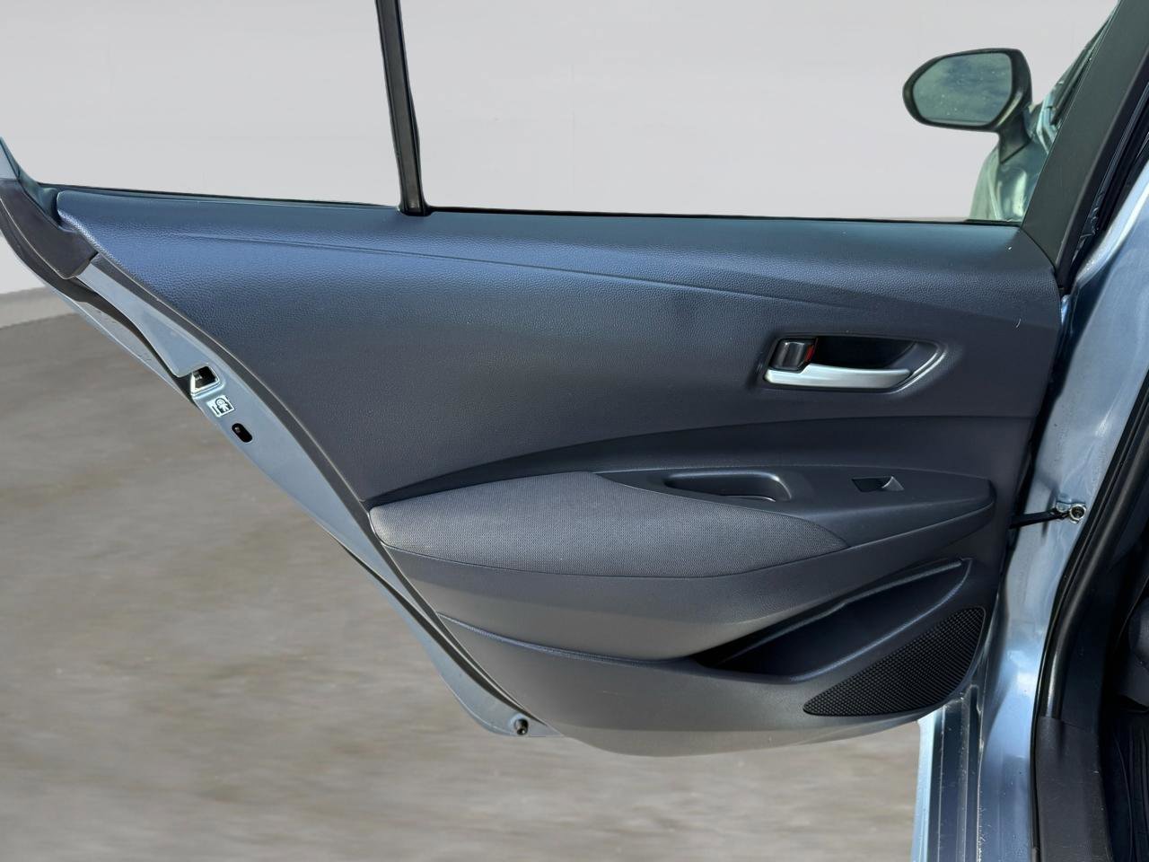 Used 2020 Toyota Corolla LE image 23