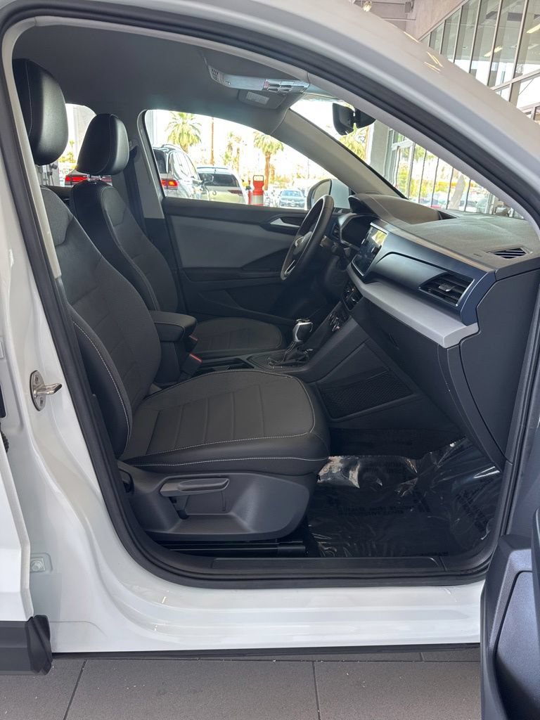 Certified 2022 Volkswagen Taos SE w/ Driver Assistance Package FWD image 8