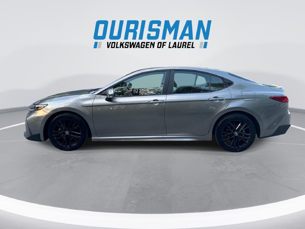 Used 2025 Toyota Camry SE FWD image 5