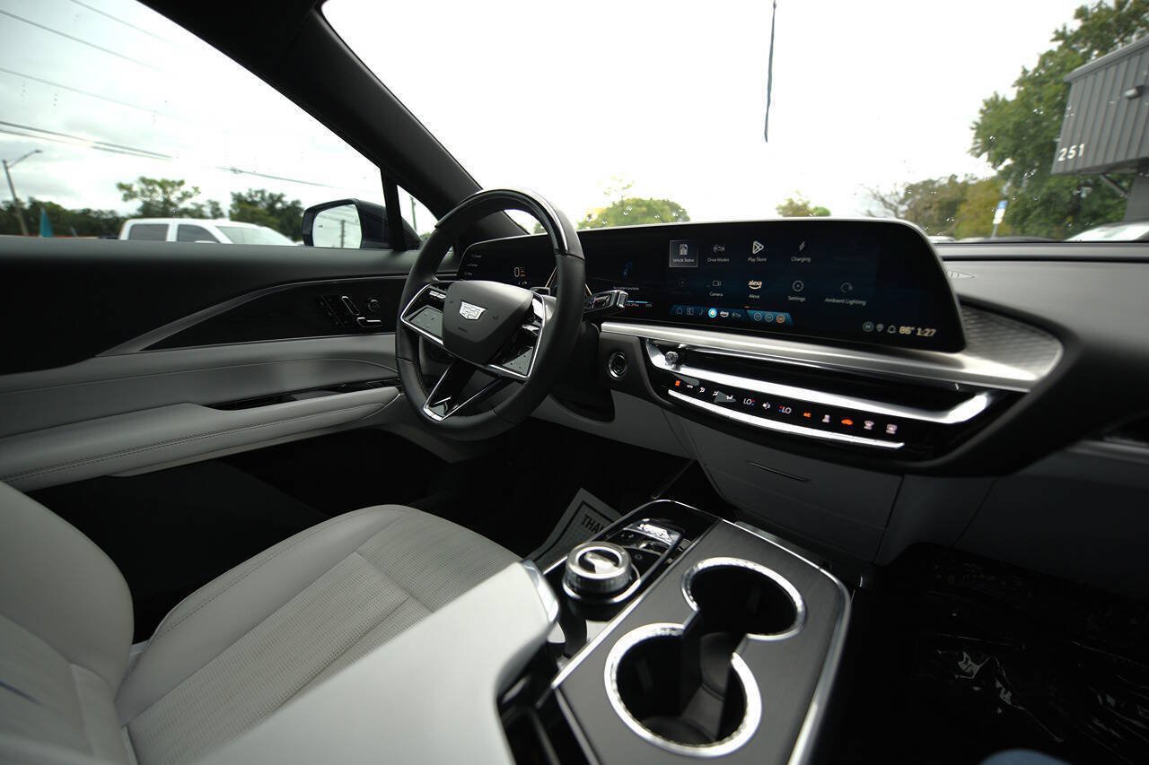Used 2025 Cadillac Lyriq Sport w/ LPO, Floor Liner Package AWD/4WD image 15