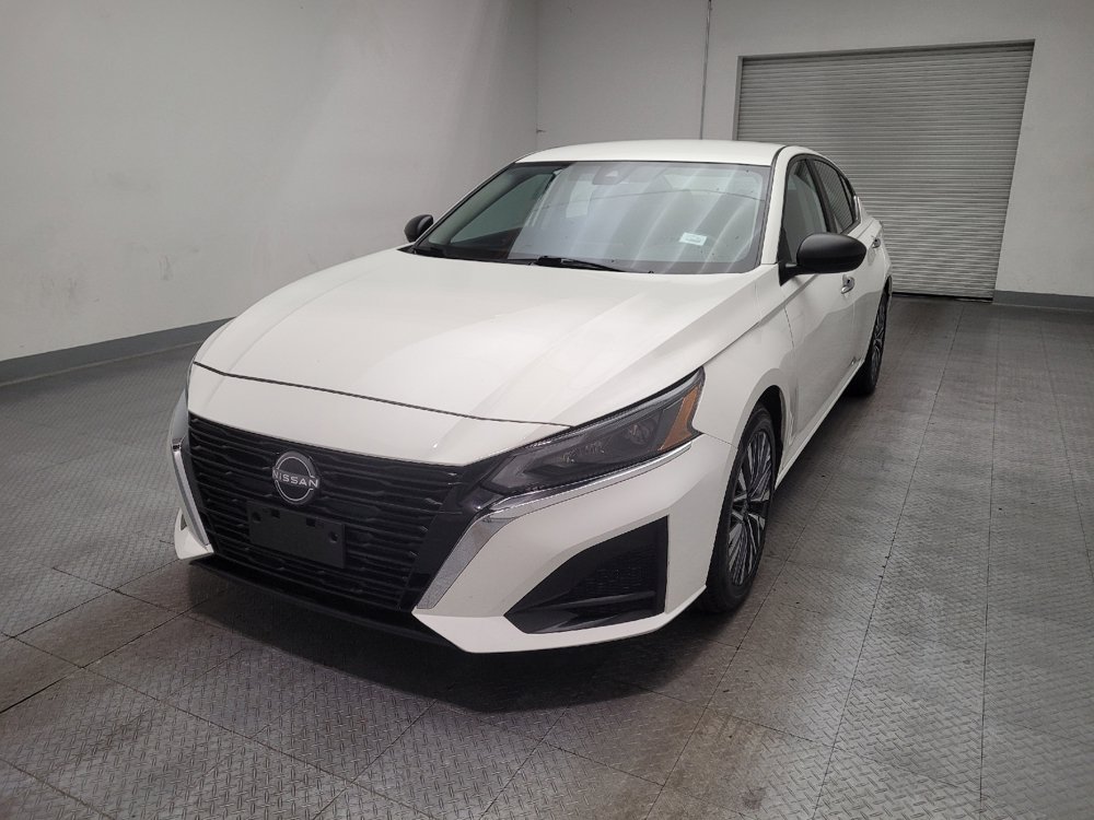 Used 2025 Nissan Altima 2.5 SV FWD image 15