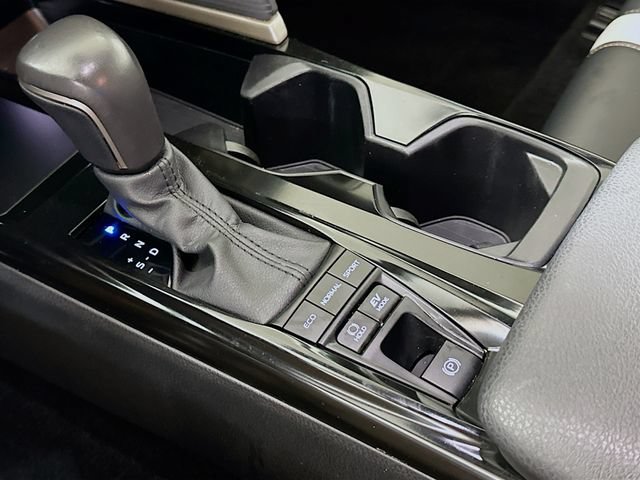 Certified 2025 Toyota Camry SE FWD image 21