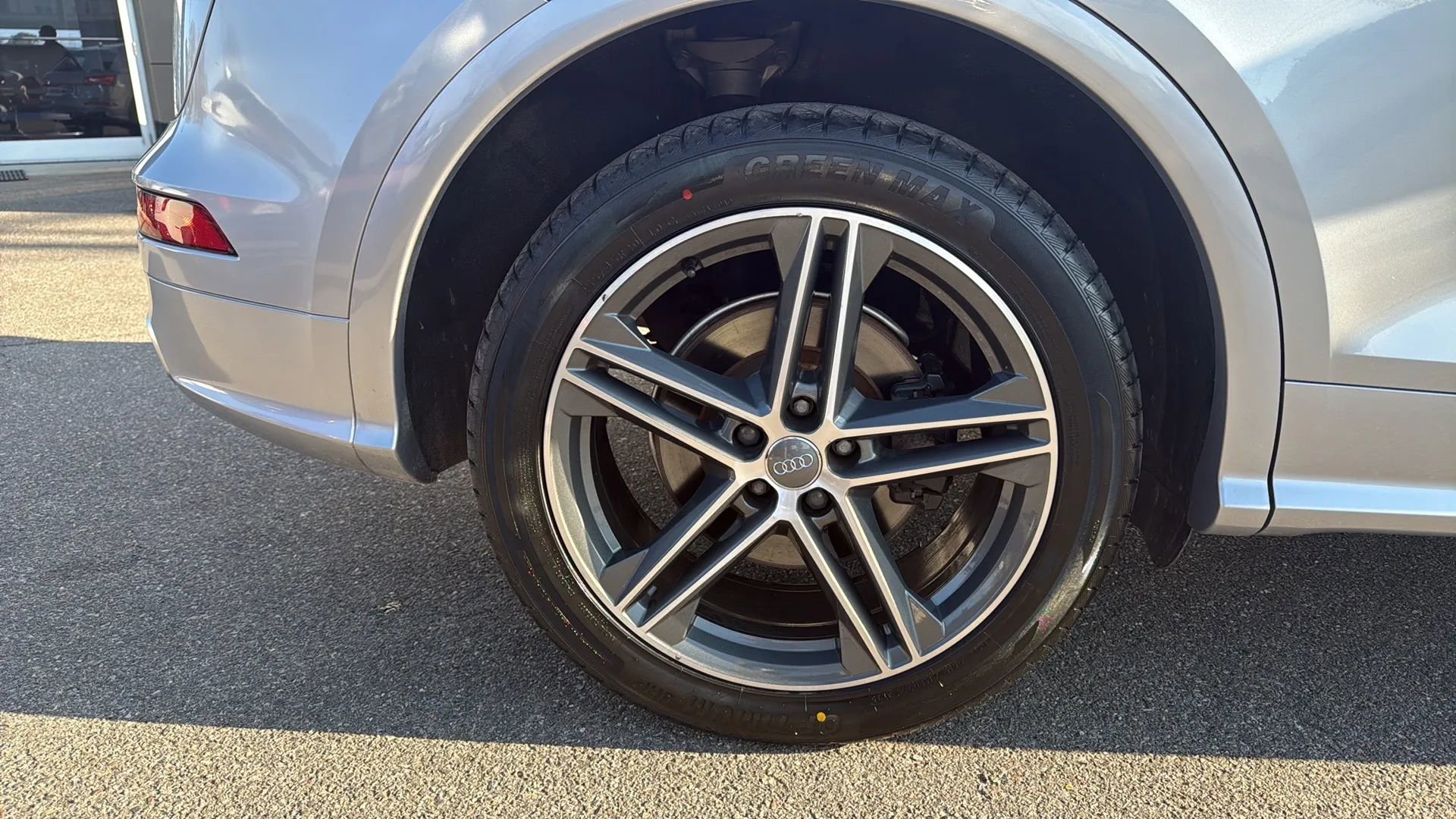 Used 2018 Audi SQ5 Prestige w/ Prestige Package AWD/4WD image 19