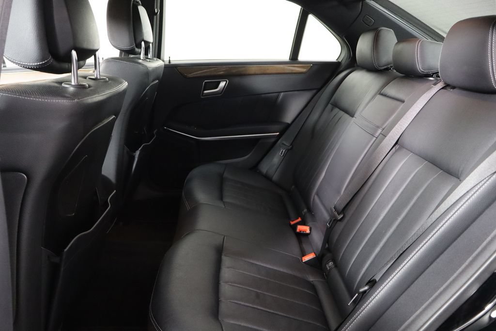 Used 2014 Mercedes-Benz E 550 4MATIC Sedan image 15