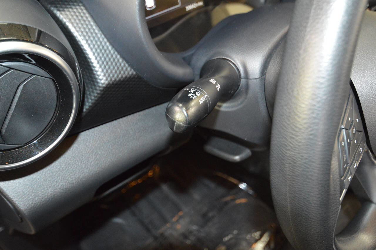 Used 2024 Nissan Kicks SV image 28