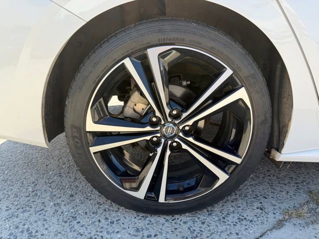 Used 2022 Nissan Sentra SR w/ SR Premium Package FWD image 16