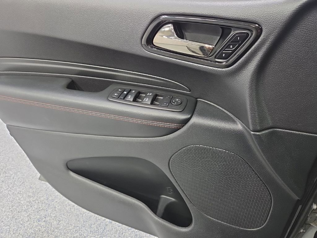 Used 2025 Dodge Durango GT AWD/4WD image 31