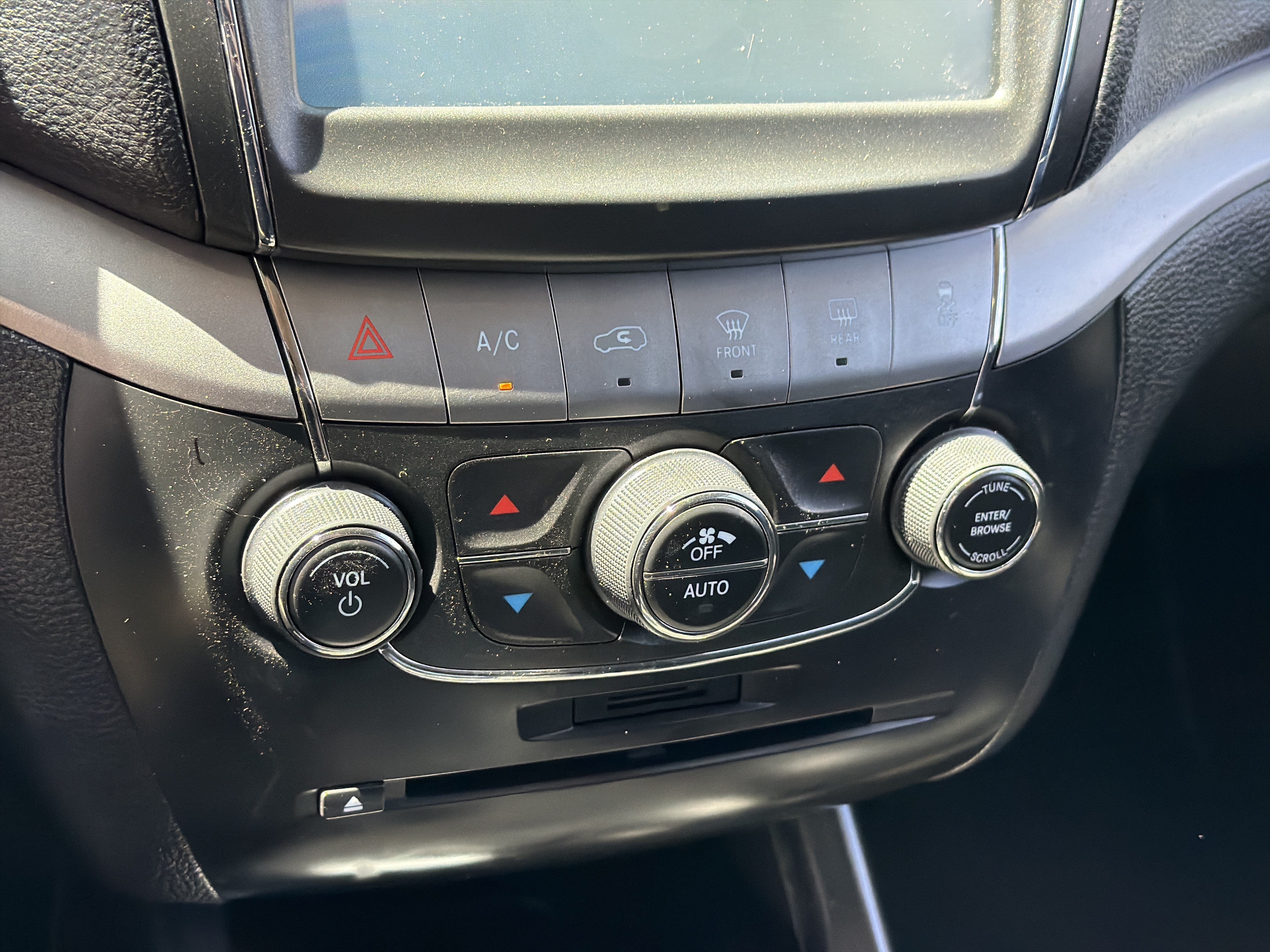 Used 2019 Dodge Journey Crossroad AWD/4WD image 21