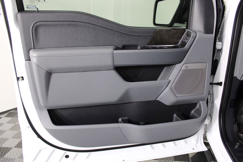 Used 2023 Ford F150 Lariat w/ Trailer Tow Package image 13