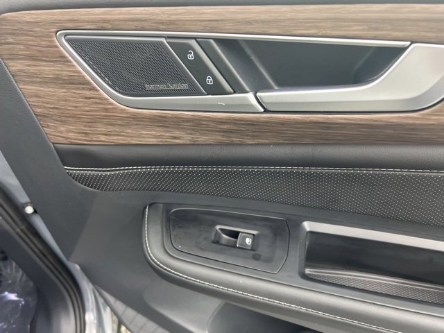 Used 2025 Volkswagen Atlas SEL Premium R-Line image 26