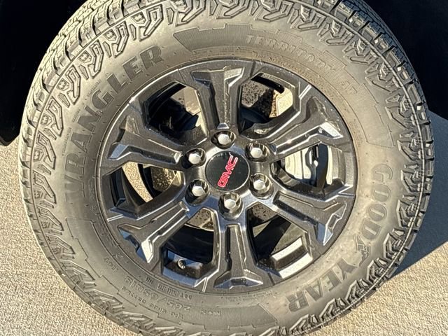 New 2025 GMC Canyon Elevation w/ Convenience Package image 10