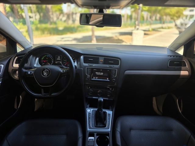 Used 2015 Volkswagen e-Golf SEL Premium FWD image 33