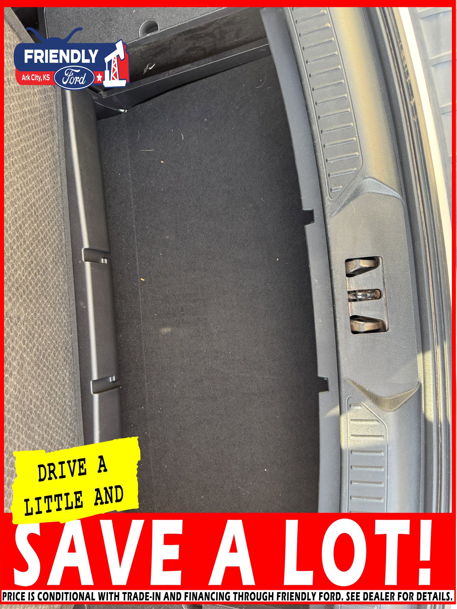 Used 2022 Ford Explorer XLT image 7