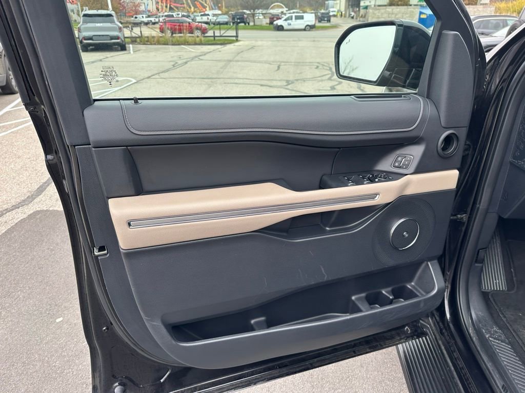 Used 2024 Ford Expedition Max Limited image 10