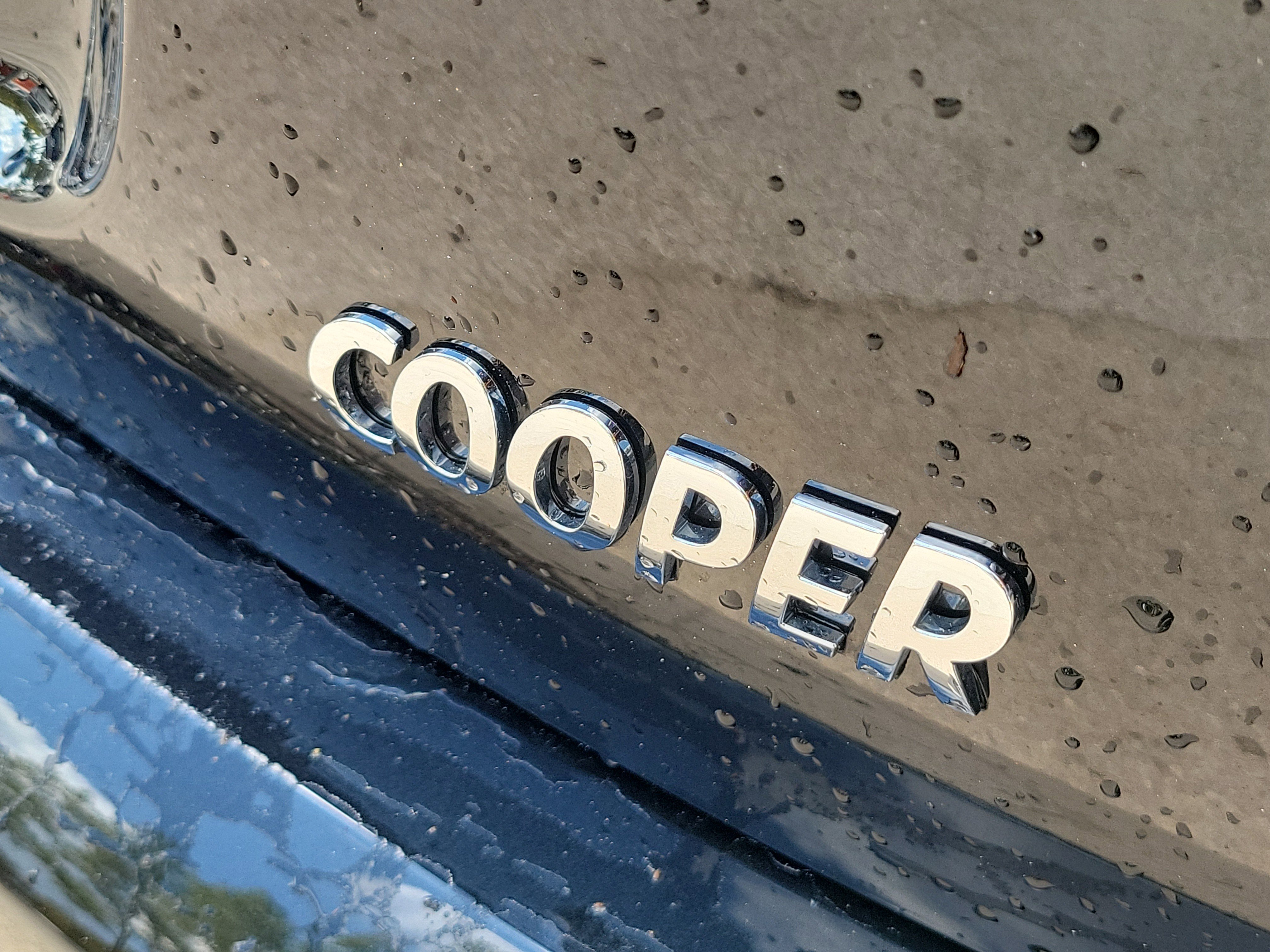 Used 2024 MINI Cooper 2-Door Hardtop image 5