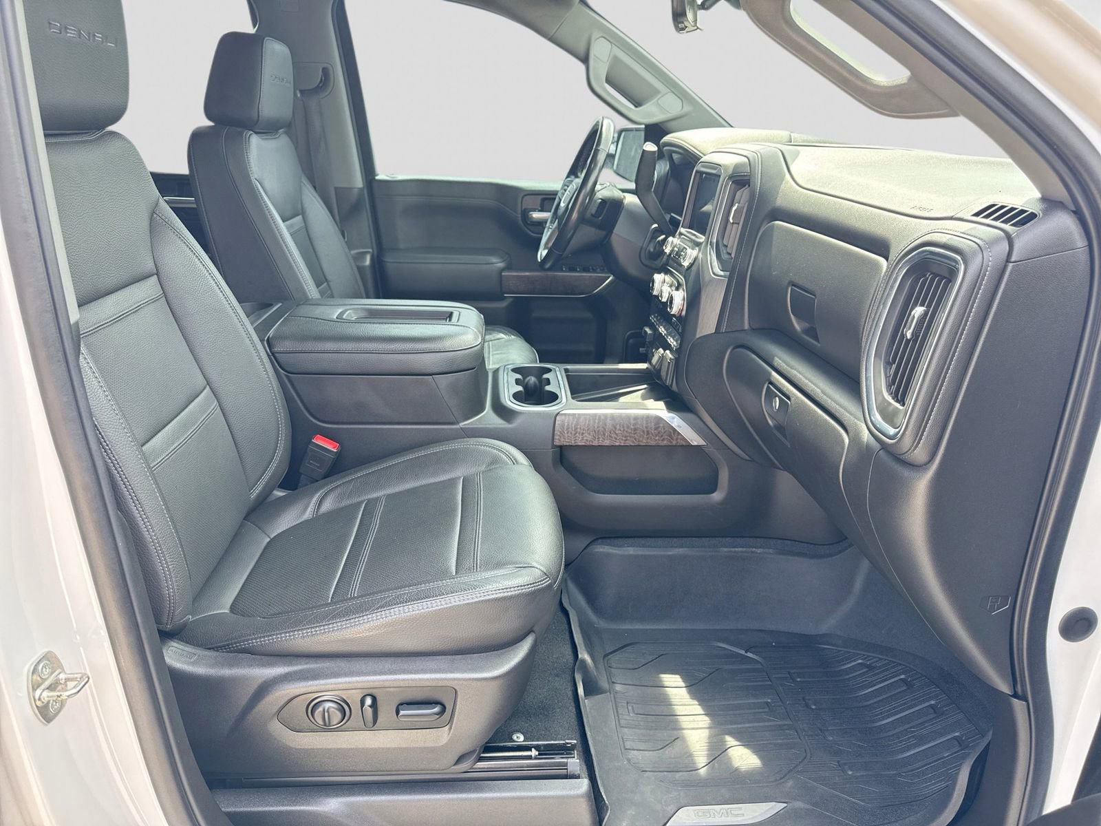 Used 2021 GMC Sierra 1500 Denali w/ Denali Ultimate Package AWD/4WD image 27