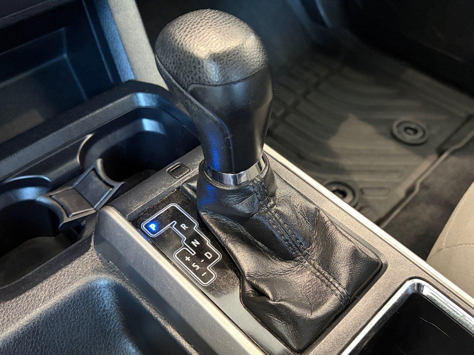 Used 2018 Toyota Tacoma SR5 AWD/4WD image 22
