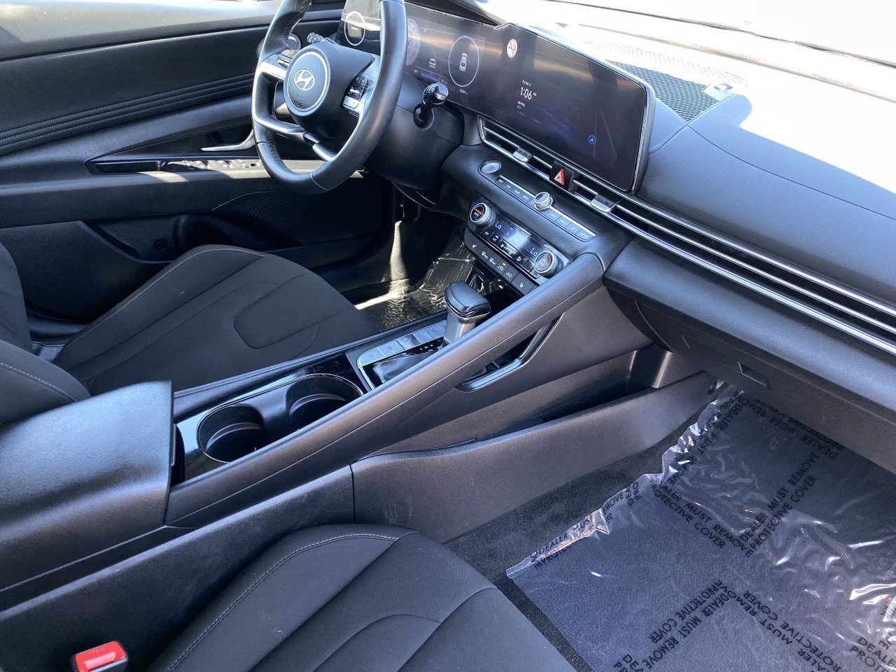 Used 2025 Hyundai Elantra SEL FWD image 9