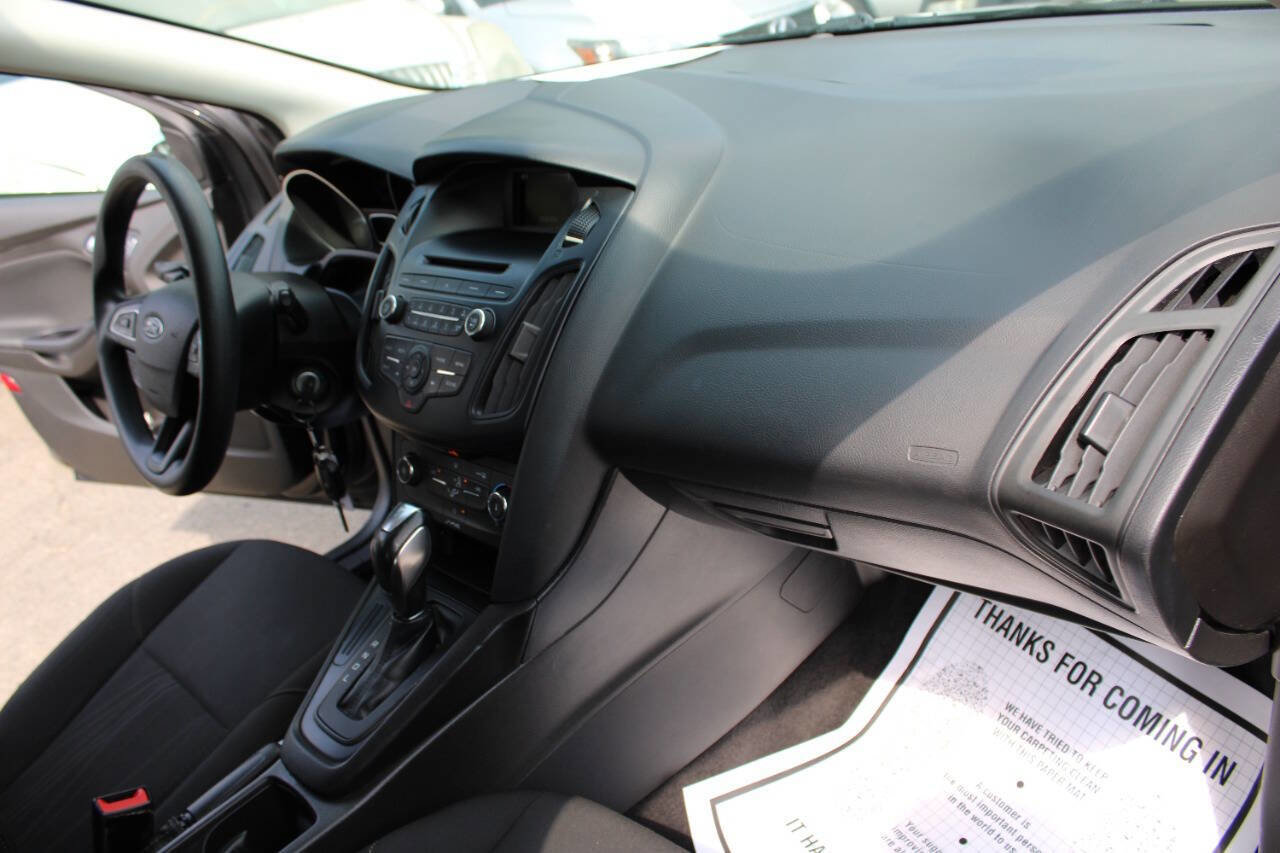 Used 2016 Ford Focus SE image 37