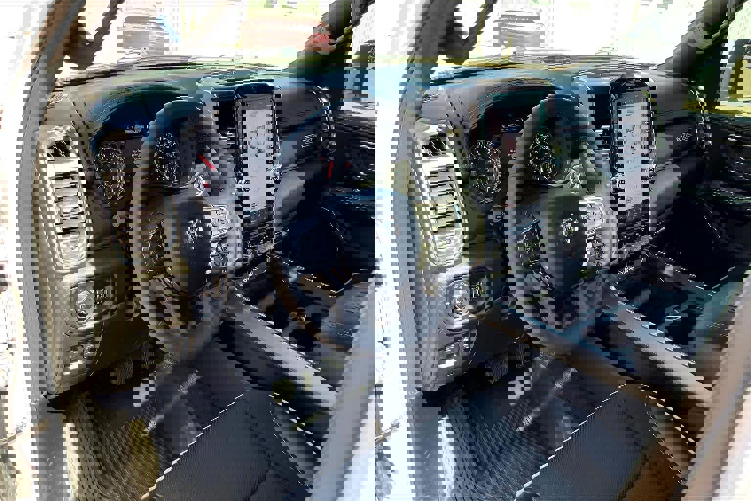 Used 2025 RAM 1500 Laramie w/ Laramie Southwest Edition AWD/4WD image 17