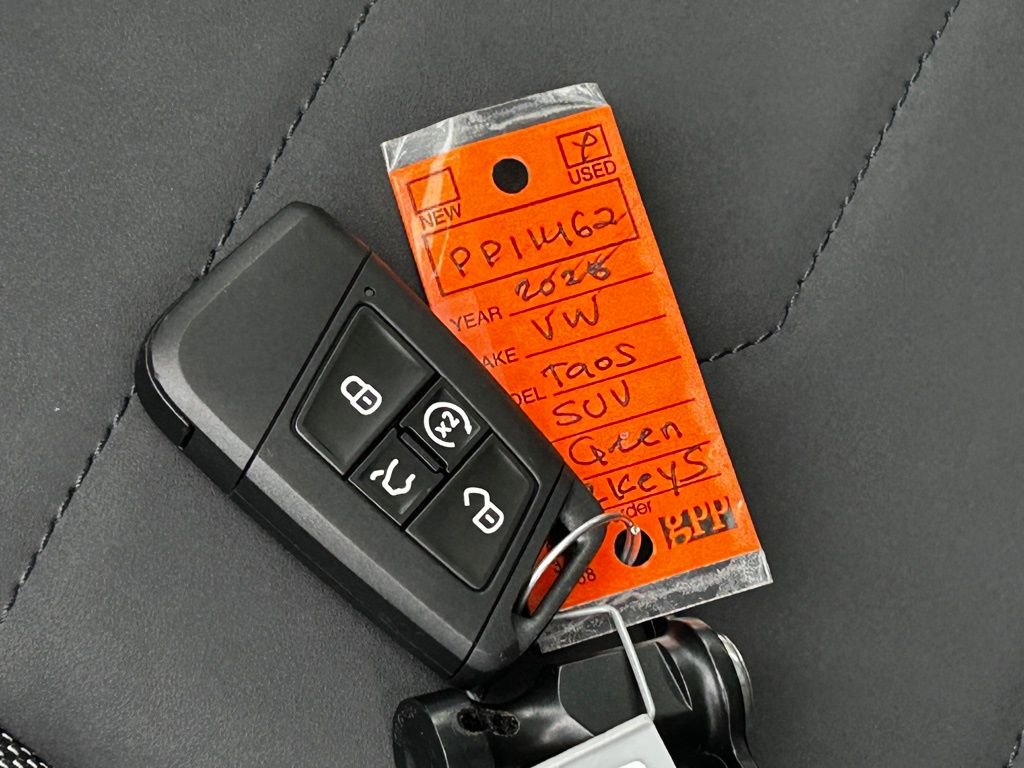 Certified 2025 Volkswagen Taos SE w/ Panoramic Sunroof Package image 54