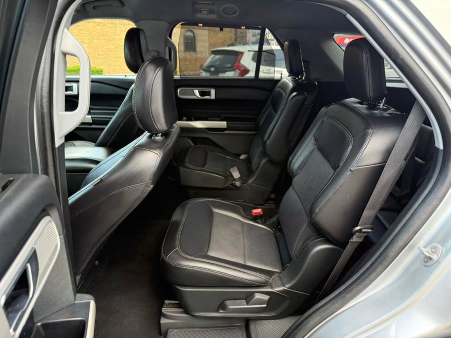 Used 2021 Ford Explorer Limited w/ Equipment Group 301A image 9