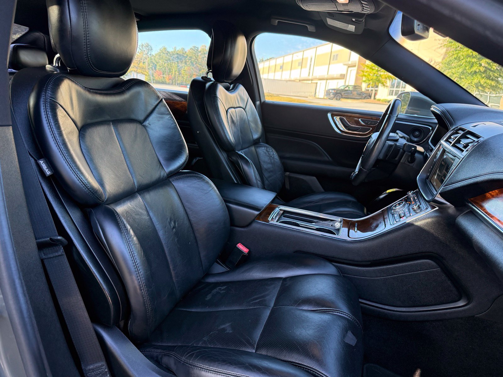 Used 2017 Lincoln Continental Select FWD image 36