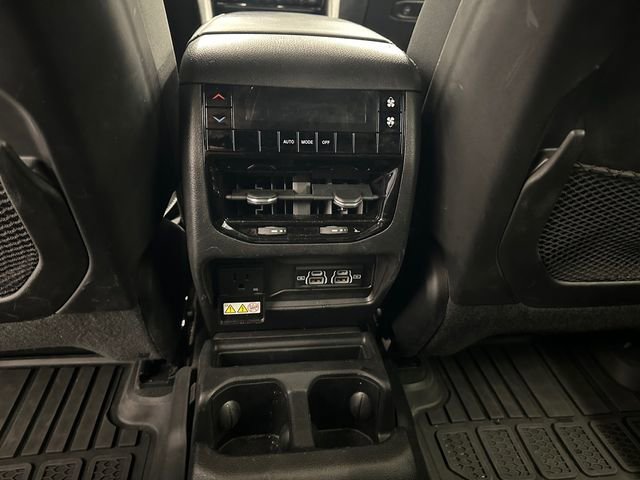 Used 2023 Jeep Grand Cherokee L Laredo image 19