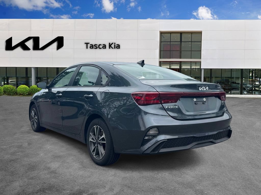 Used 2023 Kia Forte LXS w/ LXS Technology Package FWD image 6