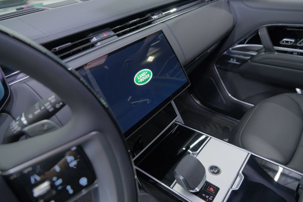 Used 2026 Land Rover Range Rover Long Wheelbase SE image 28