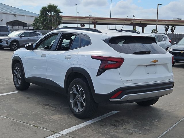 Used 2025 Chevrolet Trax LT image 7