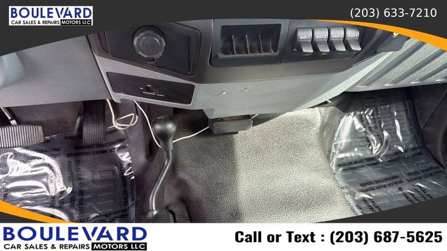 Used 2015 Ford F550 4x4 Regular Cab Super Duty image 19