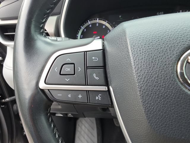 Used 2022 Toyota Highlander XLE FWD image 20